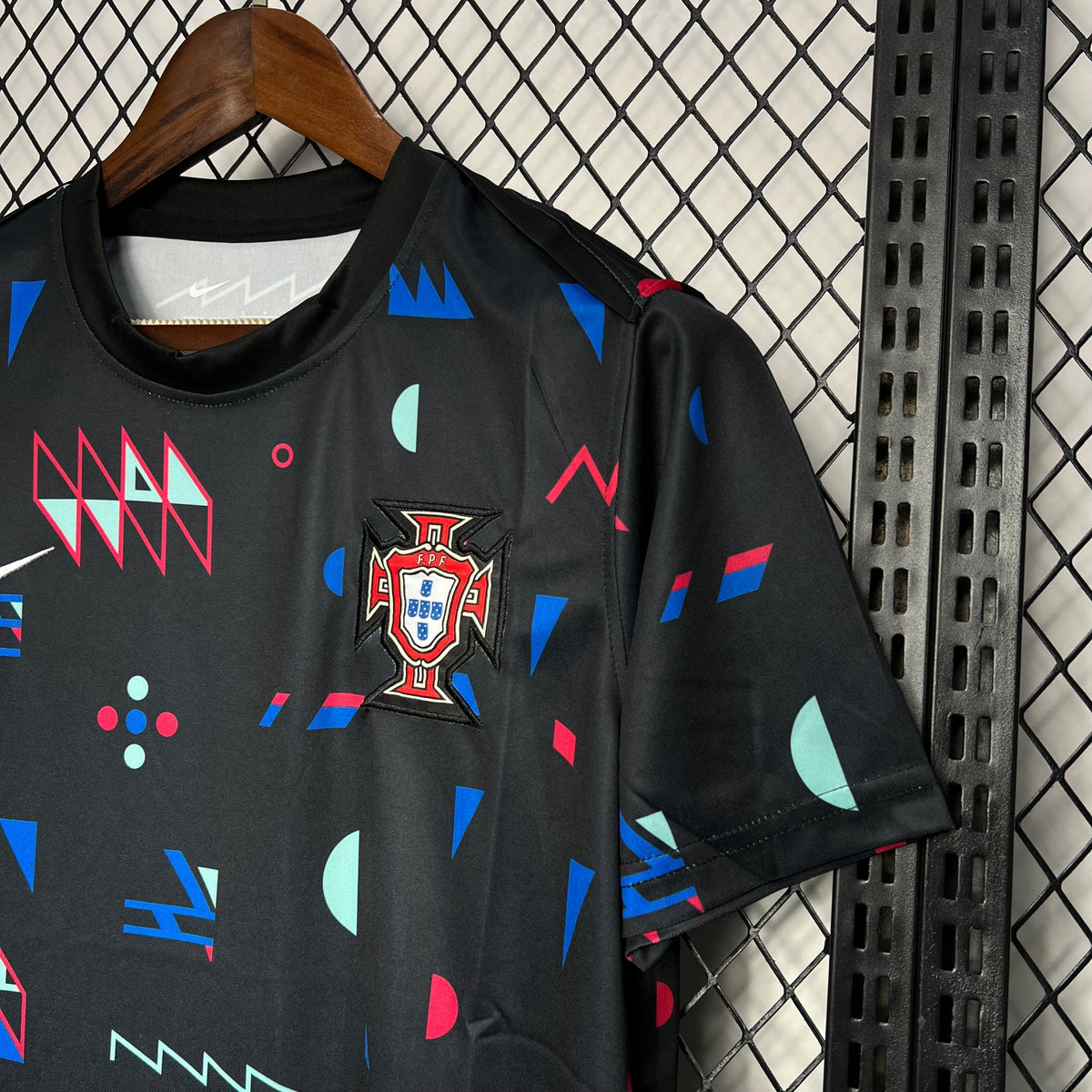 Maillot ‘Portugal Pré Match 2024/2025 Black Fan Men Nike’