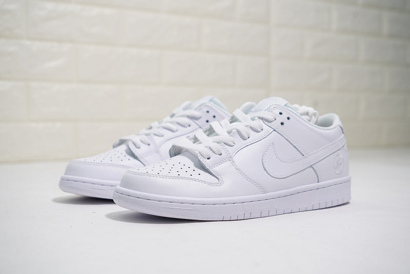 Dunk Low ‘Full White’