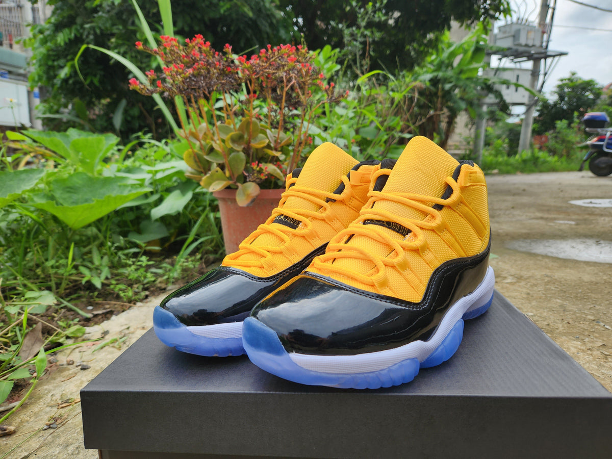 Air Jordan 11 "Yellow black"