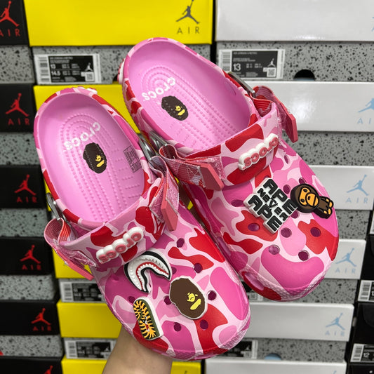A BATHING APE®︎ × Crocs