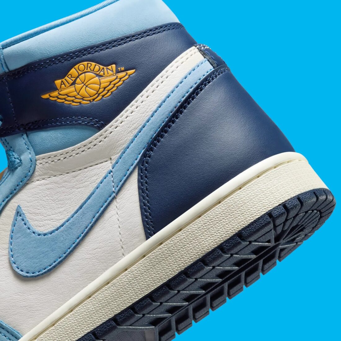 Air Jordan 1 High OG First in Flight