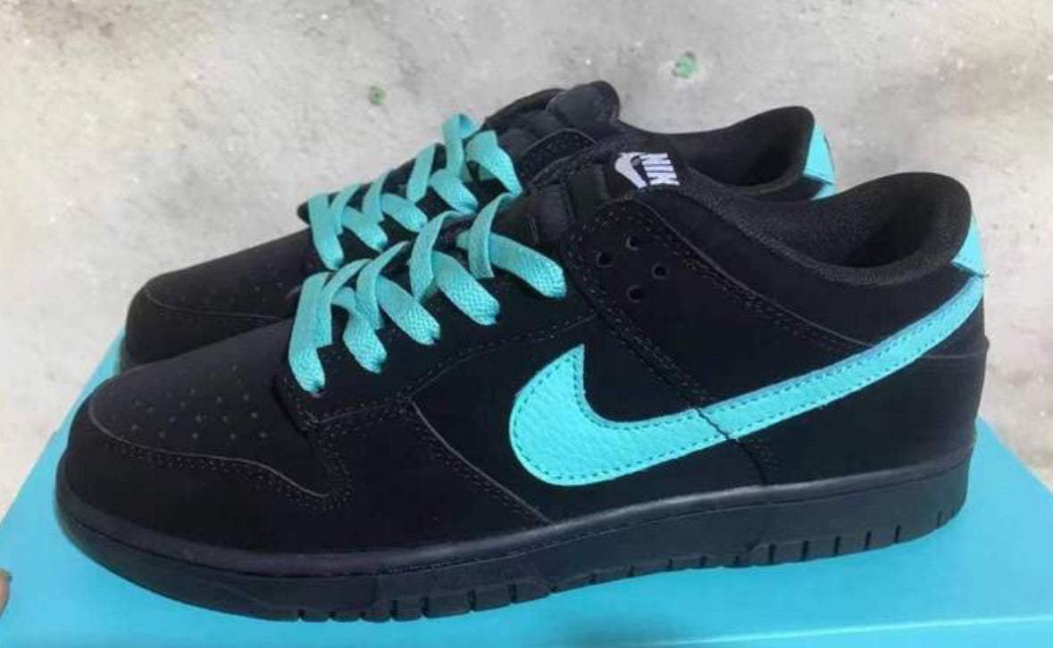 Dunk Low ‘Unlocked by You
Tiffany & Co’
