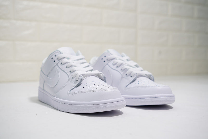Dunk Low ‘Full White’
