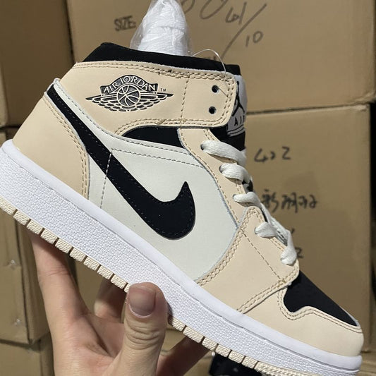 Air Jordan 1 Mid ‘Beige’