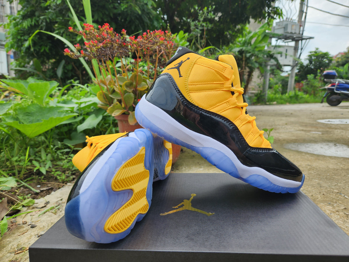 Air Jordan 11 "Yellow black"