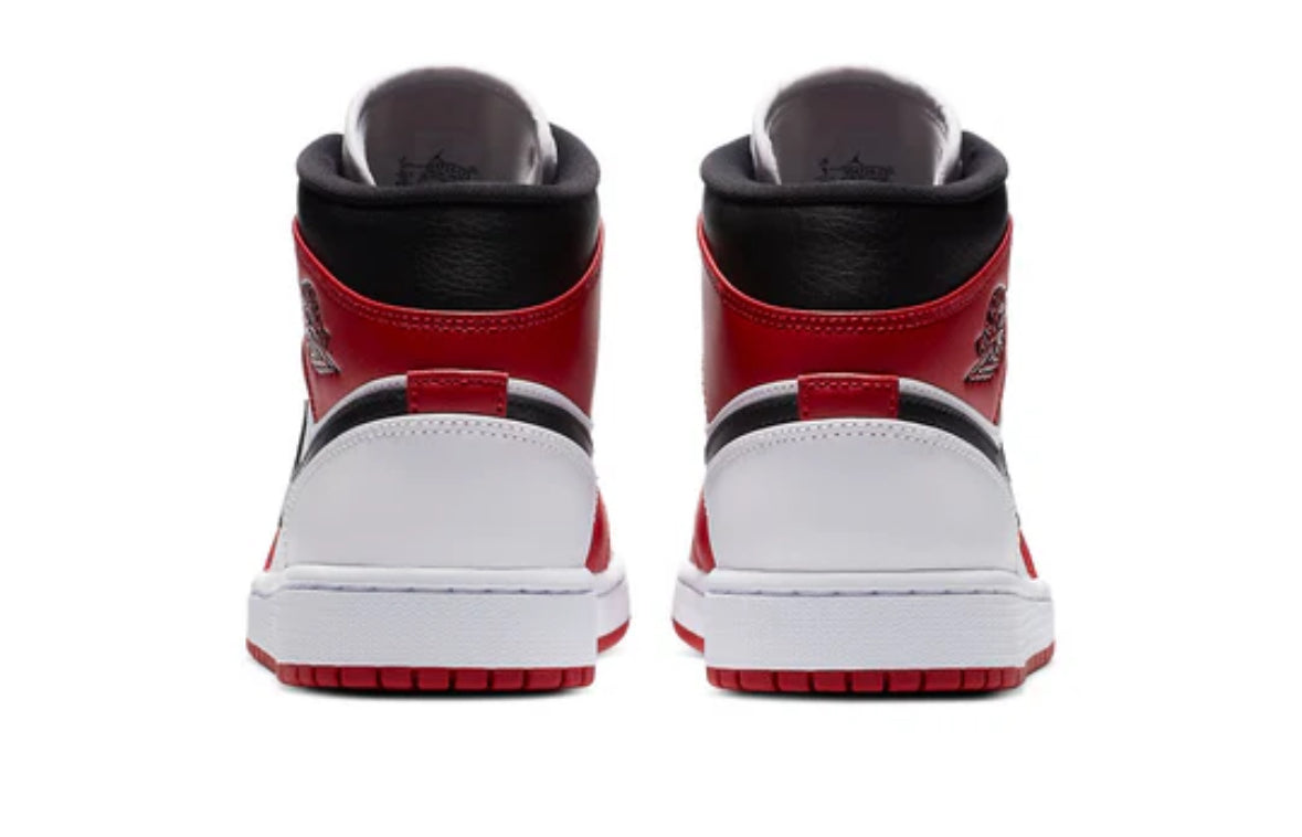 Air Jordan 1 Mid 'Chicago'