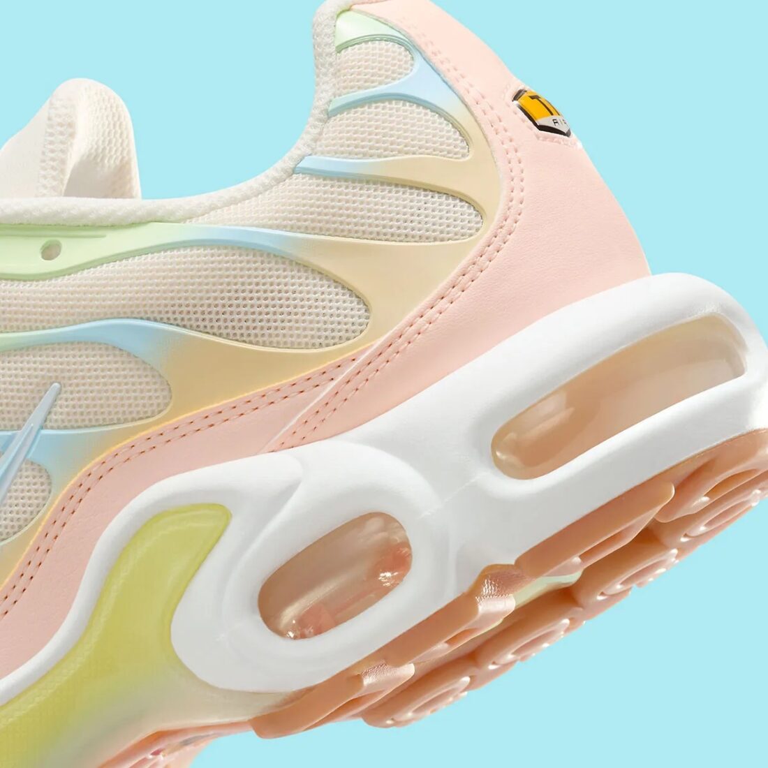 TN Air Max Plus ‘Crimson Tint’