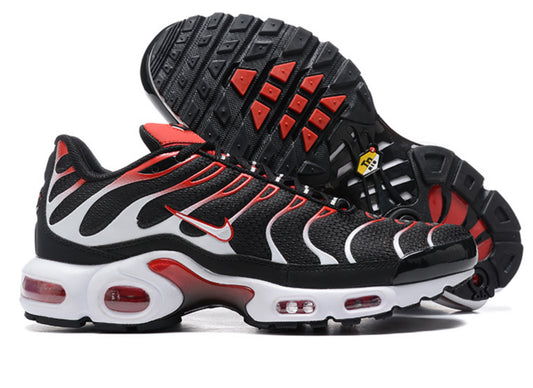 TN Air Max Plus ‘University Red Black’
