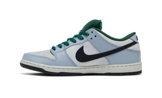Dunk Low ‘Maple Leaf’