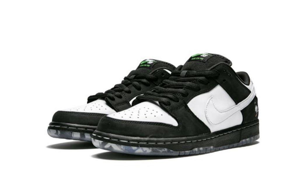 Dunk Low ‘Panda pigeon’