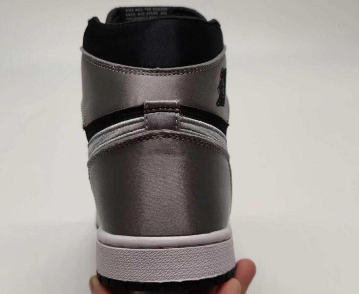 Air Jordan 1 Mid ‘Silver Toe’
