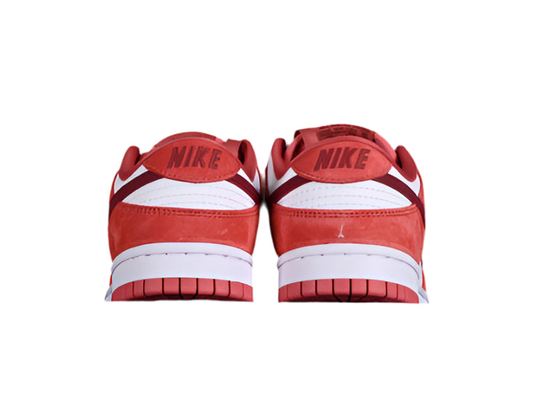 Dunk Low ‘Valentines Day’