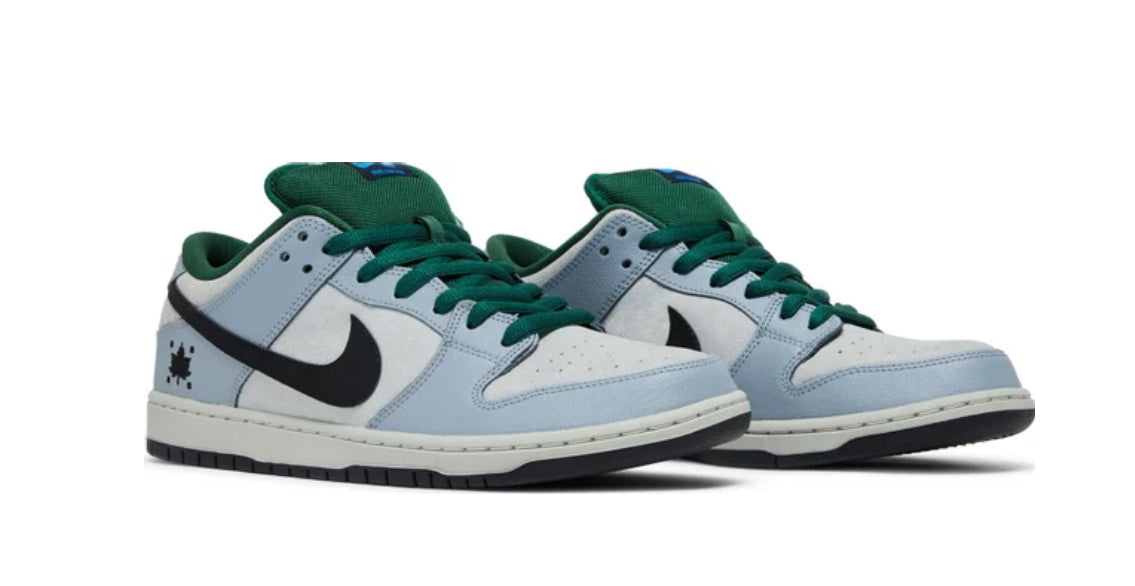 Dunk Low ‘Maple Leaf’