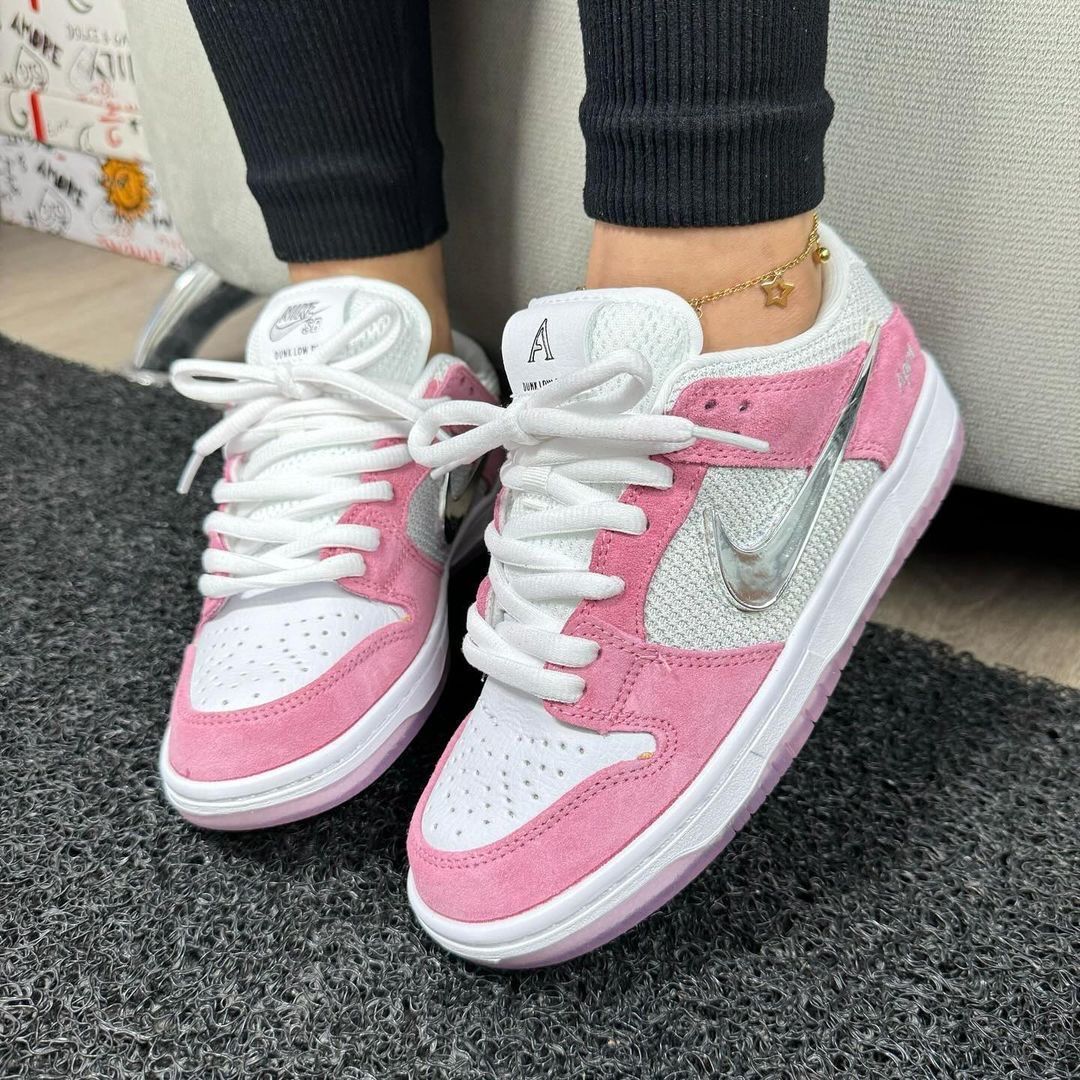Dunk Low ‘April Skateboards x Nike SB Dunk Low "F&F" 🛹