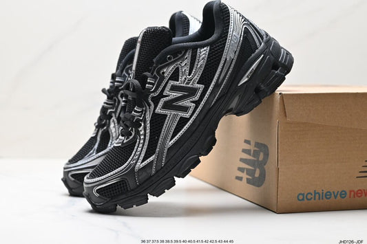 New Balance 740 Black Gray