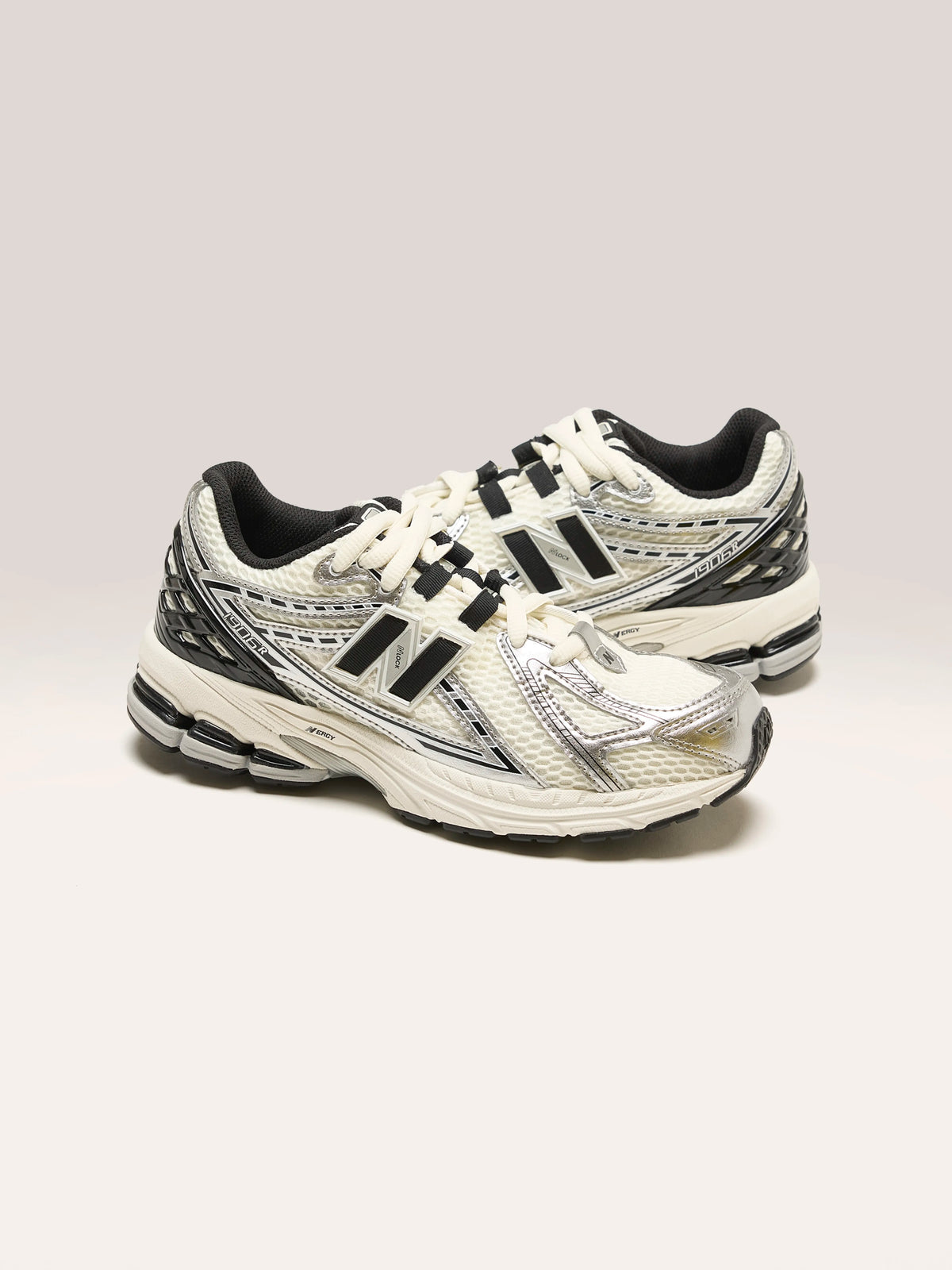 New Balance 1906 ‘Metallic Grey’