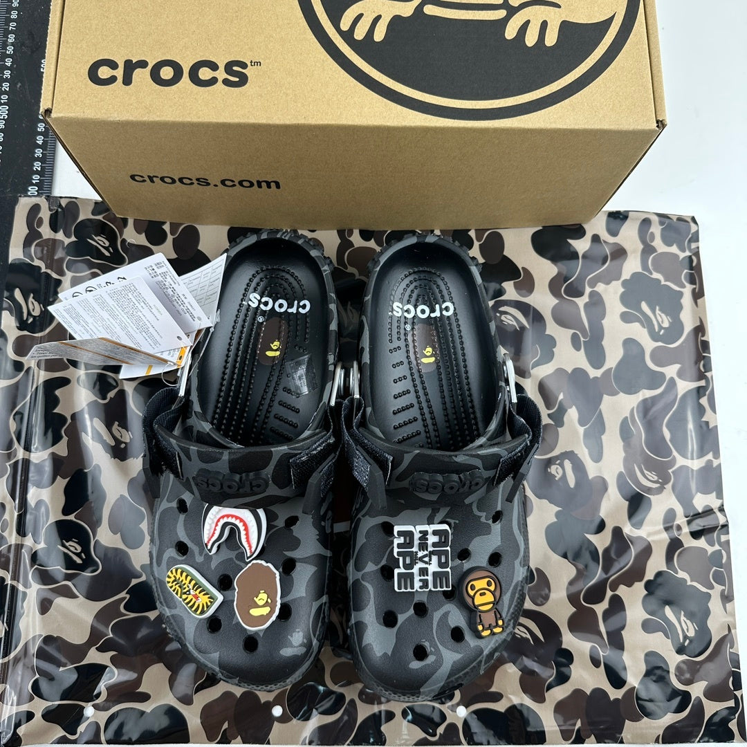 A BATHING APE®︎ × Crocs